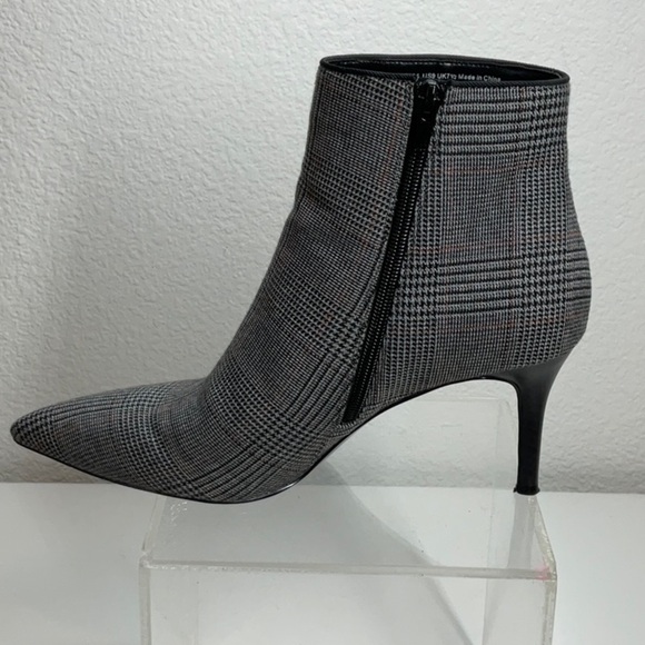 Cabi Dandy Glen Plaid Ankle Booties Gray Black White Red Size 9 - Picture 7 of 10
